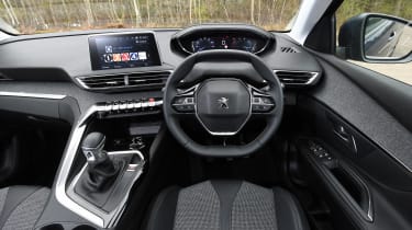 Used Peugeot 5008 Mk2 - dash